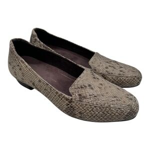 Clarks Artisan Timeless Loafers Women's Size 11 M Gray Snake Print‎ Slip On